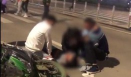 爆料视频摩托车撞人怎么处理,揭秘法律程序与应对策略